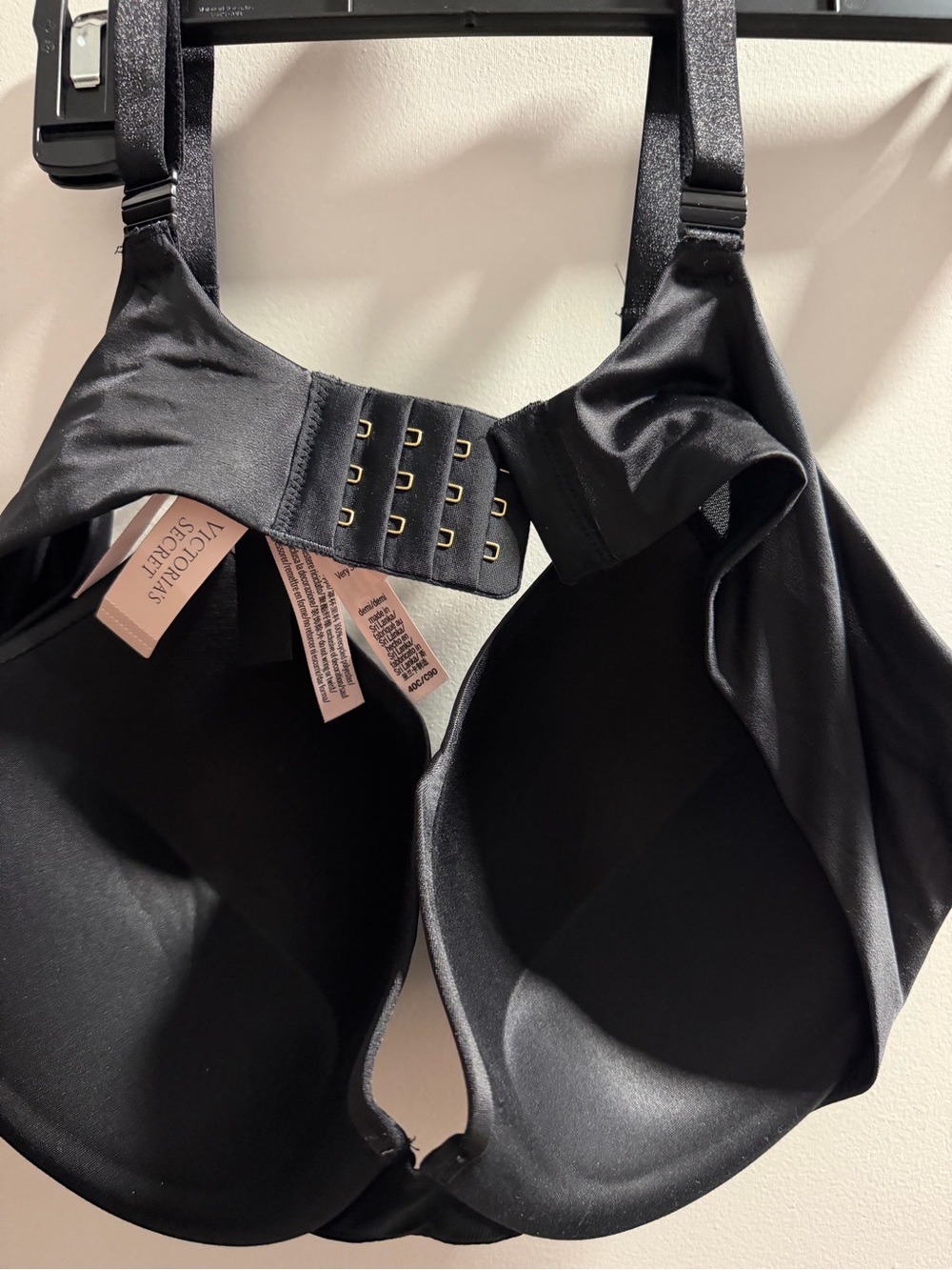 Victoria's Secret Black Push-Up Bra with Pink Tags (40C)
